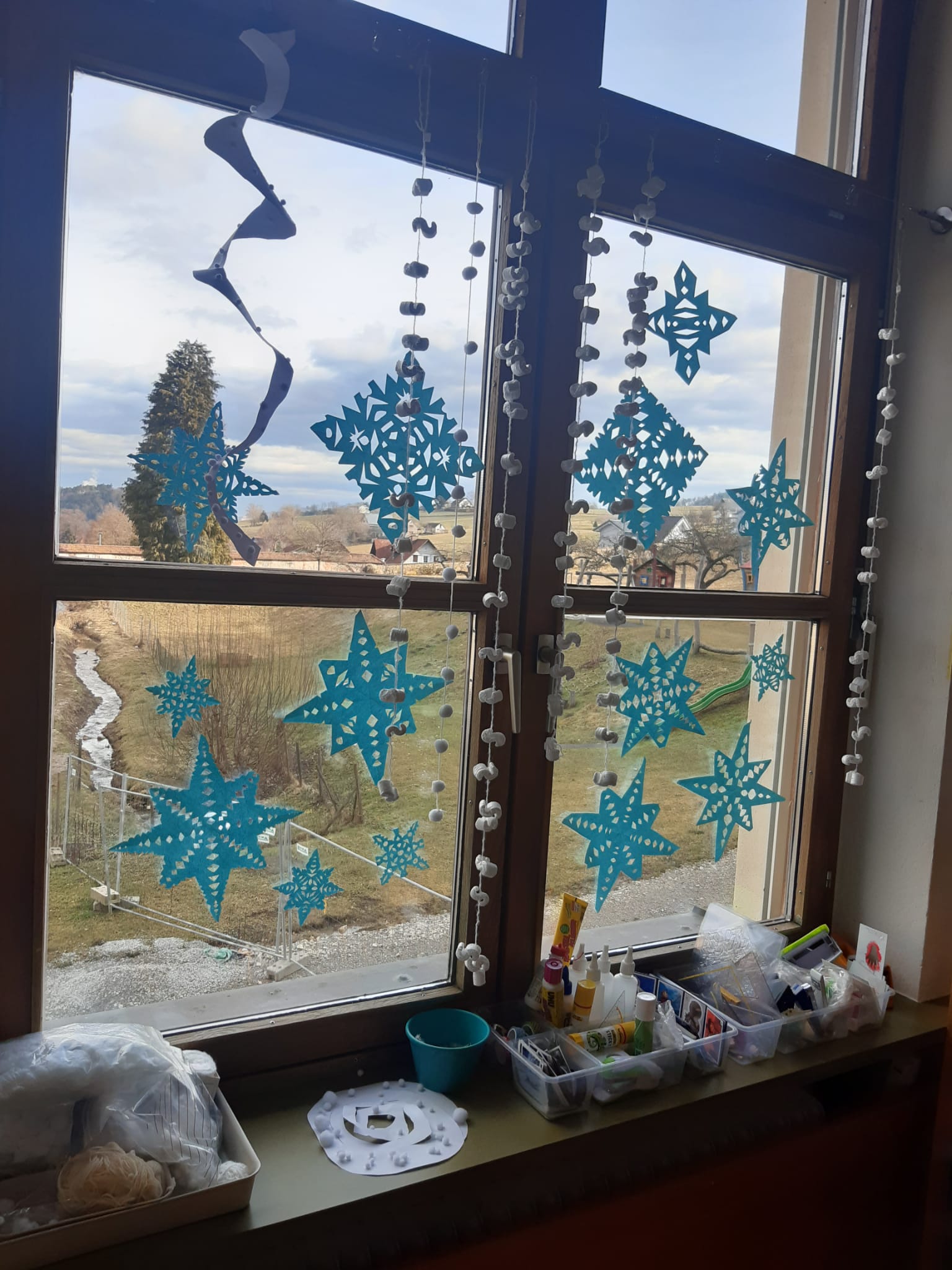 Kinderkrippen & Kindergärten 65 Blick_aus_dem_Fenster_Gaensebluemchen